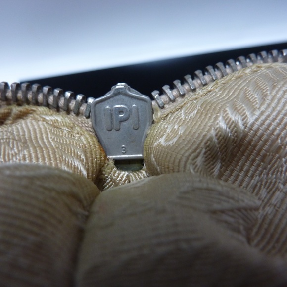 Prada Vintage BEIGE  Nylon Shoulder Bag - Picture 16 of 16